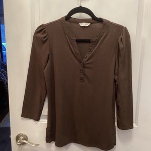 Denver Hayes long sleeve top.